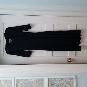 Latched mama S black maternity/nursing dress pockets